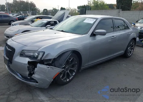 2018 Chrysler 300 300S z USA, uszkodzony, nr VIN 2C3CCABG5JH214147